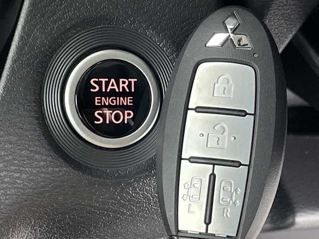 三菱 デリカミニ T プレミアム 新潟県 2025(令7)年 0.1千km アイボリー 4WD/純正9インチディスプレイオーディオ/(AppleCarPlay.AndroidAuto.Bluetooth)/全方位カメラ/両側パワースライドドア/ハーフレザーシート/シートヒーター/ステアリングヒーター/サイドデカール/コーナーセンサー/ヒルディセントコントロール/プッシュスタート/スマートキー/板キースペア