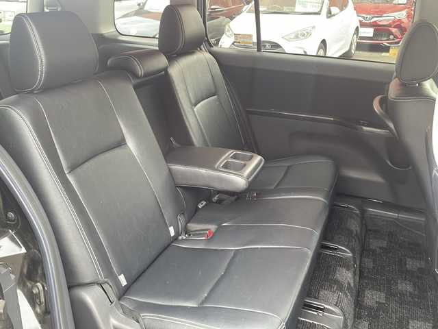 トヨタ アイシス プラタナ Vセレクション ノアール 宮崎県 2014(平26)年 6.2万km ブラック ＳＤナビ　Ｂｌｕｅｔｏｏｔｈ　バックカメラ　フルセグＴＶ　ＥＴＣ　両側パワースライドドア　ＣＤチェンジャー　純正アルミホイール　純正フロアマット　ＬＥＤライト プッシュスタート オートライト