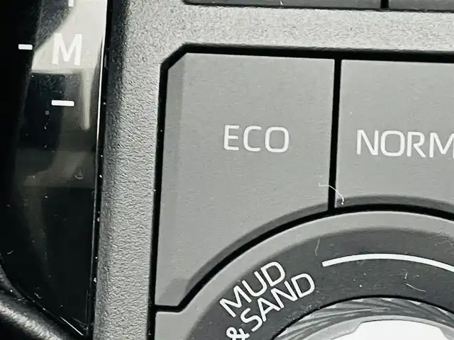 トヨタ ＲＡＶ４ アドベンチャー 福島県 2023(令5)年 1.5万km グレーメタリック トヨタセーフティセンス/・先行車発進お知らせ/・パーキングサポートブレーキ/・ブラインドスポットモニター/・アダプティブクルーズコントロール/・オートマチックハイビーム/・レーンキープアシスト/・衝突被害軽減ブレーキ/純正10.5インチディスプレイオーディオ/・フルセグTV/BT/USB/AM/FM/・AppleCarPlay/AndroidAuto/・アラウンドビューモニター/・デジタルインナーミラー/・ドライブレコーダー/・ビルトインETC2.0/革巻きステアリング/・ステアリングヒーター/レザーシート/・D席パワーシート/・D+N席シートヒーター/・D+N席エアシート/・メモリーシート/電子パーキング/・オートブレーキホールド/SNOWモード/ダウンヒルアシストコントロール/USB充電ポート/コーナーセンサー/電動格納ミラー/・ウィンカーミラー/プッシュスタート/・スマートキー/LEDヘッドライト/・フォグランプ/・オートライト