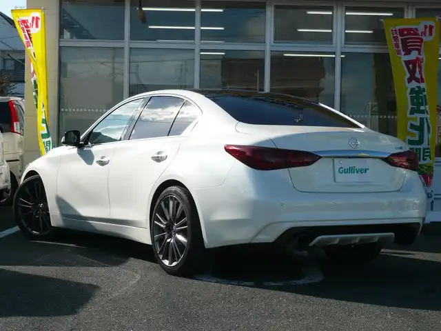 日産 スカイライン 400R 静岡県 2019(令1)年 10.3万km ブリリアントホワイトパール 禁煙車/レッドキャリパー/ブラックルーフペイント/インテリジェントダイナミックサス/BOSEサウンドシステム/アンビエントライトシステム/純正ナビ/（CD/DVD/BT/AUX/MusicBox/Apple car Play)/フルセグTV（キャンセラー）/ステアリングリモコン/全方位カメラ・バックカメラ/パドルシフト/社外マフラー/インテリジェントエマージェンシーブレーキ/インテリジェントクルーズコントロール/フロント・バックソナー/パワーシート（前席）/シートヒーター（前席）/前後ドライブレコーダー/ビルトインETC2.0/LEDヘッドライト/保証書・取扱説明書