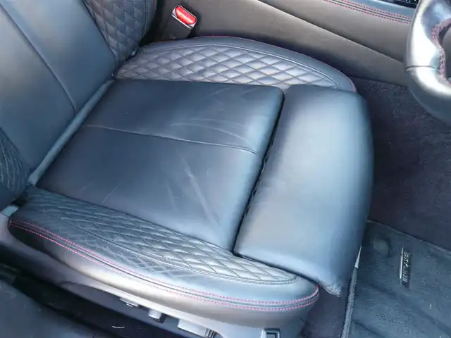 日産 スカイライン 400R 静岡県 2019(令1)年 10.3万km ブリリアントホワイトパール 禁煙車/レッドキャリパー/ブラックルーフペイント/インテリジェントダイナミックサス/BOSEサウンドシステム/アンビエントライトシステム/純正ナビ/（CD/DVD/BT/AUX/MusicBox/Apple car Play)/フルセグTV（キャンセラー）/ステアリングリモコン/全方位カメラ・バックカメラ/パドルシフト/社外マフラー/インテリジェントエマージェンシーブレーキ/インテリジェントクルーズコントロール/フロント・バックソナー/パワーシート（前席）/シートヒーター（前席）/前後ドライブレコーダー/ビルトインETC2.0/LEDヘッドライト/保証書・取扱説明書