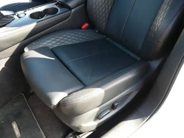 日産 スカイライン 400R 静岡県 2019(令1)年 10.3万km ブリリアントホワイトパール 禁煙車/レッドキャリパー/ブラックルーフペイント/インテリジェントダイナミックサス/BOSEサウンドシステム/アンビエントライトシステム/純正ナビ/（CD/DVD/BT/AUX/MusicBox/Apple car Play)/フルセグTV（キャンセラー）/ステアリングリモコン/全方位カメラ・バックカメラ/パドルシフト/社外マフラー/インテリジェントエマージェンシーブレーキ/インテリジェントクルーズコントロール/フロント・バックソナー/パワーシート（前席）/シートヒーター（前席）/前後ドライブレコーダー/ビルトインETC2.0/LEDヘッドライト/保証書・取扱説明書