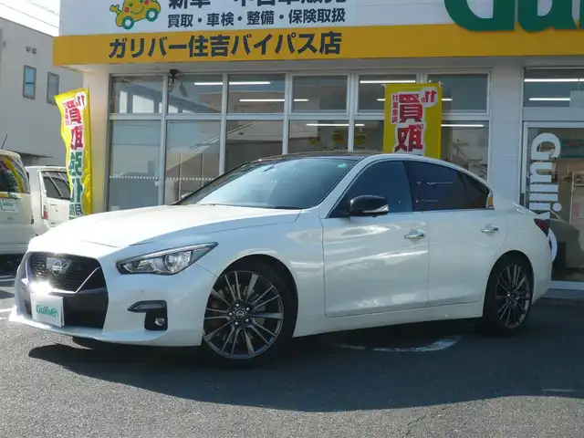 日産 スカイライン 400R 静岡県 2019(令1)年 10.3万km ブリリアントホワイトパール 禁煙車/レッドキャリパー/ブラックルーフペイント/インテリジェントダイナミックサス/BOSEサウンドシステム/アンビエントライトシステム/純正ナビ/（CD/DVD/BT/AUX/MusicBox/Apple car Play)/フルセグTV（キャンセラー）/ステアリングリモコン/全方位カメラ・バックカメラ/パドルシフト/社外マフラー/インテリジェントエマージェンシーブレーキ/インテリジェントクルーズコントロール/フロント・バックソナー/パワーシート（前席）/シートヒーター（前席）/前後ドライブレコーダー/ビルトインETC2.0/LEDヘッドライト/保証書・取扱説明書