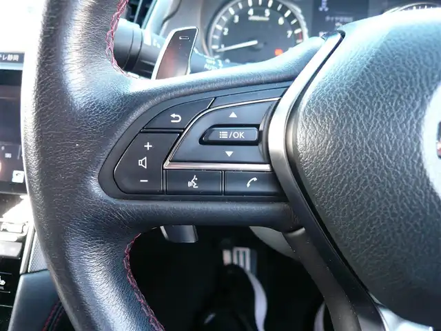 日産 スカイライン 400R 静岡県 2019(令1)年 10.3万km ブリリアントホワイトパール 禁煙車/レッドキャリパー/ブラックルーフペイント/インテリジェントダイナミックサス/BOSEサウンドシステム/アンビエントライトシステム/純正ナビ/（CD/DVD/BT/AUX/MusicBox/Apple car Play)/フルセグTV（キャンセラー）/ステアリングリモコン/全方位カメラ・バックカメラ/パドルシフト/社外マフラー/インテリジェントエマージェンシーブレーキ/インテリジェントクルーズコントロール/フロント・バックソナー/パワーシート（前席）/シートヒーター（前席）/前後ドライブレコーダー/ビルトインETC2.0/LEDヘッドライト/保証書・取扱説明書