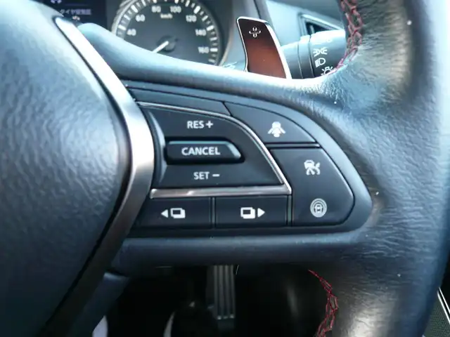 日産 スカイライン 400R 静岡県 2019(令1)年 10.3万km ブリリアントホワイトパール 禁煙車/レッドキャリパー/ブラックルーフペイント/インテリジェントダイナミックサス/BOSEサウンドシステム/アンビエントライトシステム/純正ナビ/（CD/DVD/BT/AUX/MusicBox/Apple car Play)/フルセグTV（キャンセラー）/ステアリングリモコン/全方位カメラ・バックカメラ/パドルシフト/社外マフラー/インテリジェントエマージェンシーブレーキ/インテリジェントクルーズコントロール/フロント・バックソナー/パワーシート（前席）/シートヒーター（前席）/前後ドライブレコーダー/ビルトインETC2.0/LEDヘッドライト/保証書・取扱説明書