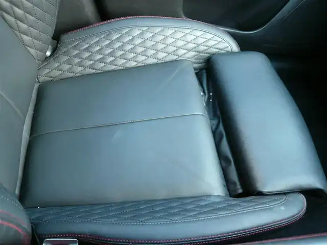 日産 スカイライン 400R 静岡県 2019(令1)年 10.3万km ブリリアントホワイトパール 禁煙車/レッドキャリパー/ブラックルーフペイント/インテリジェントダイナミックサス/BOSEサウンドシステム/アンビエントライトシステム/純正ナビ/（CD/DVD/BT/AUX/MusicBox/Apple car Play)/フルセグTV（キャンセラー）/ステアリングリモコン/全方位カメラ・バックカメラ/パドルシフト/社外マフラー/インテリジェントエマージェンシーブレーキ/インテリジェントクルーズコントロール/フロント・バックソナー/パワーシート（前席）/シートヒーター（前席）/前後ドライブレコーダー/ビルトインETC2.0/LEDヘッドライト/保証書・取扱説明書