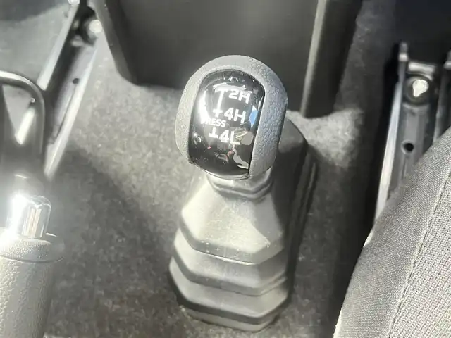 スズキ ジムニー XC 島根県 2023(令5)年 0.6万km ブルーイッシュブラックパール3 走行5/267km/オーディオレス/クルーズコントロ/スマートキー　/プッシュスタート　/純正LEDヘッドライトール　/アイドリングストップ　/衝突軽減ブレーキ　/レーンキープアシスト　/横滑り防止装置　/前席シートヒーター　/オートハイビーム／ライト　