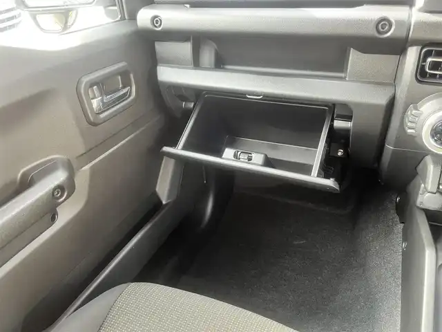 スズキ ジムニー XC 島根県 2023(令5)年 0.6万km ブルーイッシュブラックパール3 走行5/267km/オーディオレス/クルーズコントロ/スマートキー　/プッシュスタート　/純正LEDヘッドライトール　/アイドリングストップ　/衝突軽減ブレーキ　/レーンキープアシスト　/横滑り防止装置　/前席シートヒーター　/オートハイビーム／ライト　