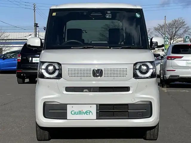 ホンダ Ｎ ＢＯＸ 道央・札幌 2023(令5)年 2.4万km プラチナホワイトパール ４WD/純正ディーラーOPナビ/AM/FM/BT/フルセグ/衝突被害軽減ブレーキ/横滑り防止装置/アダプティブクルーズコントロール/レーンキープアシスト/パーキングアシスト/パーキングセンサー/バックカメラ/ビルトインETC/ドライブレコーダー/ECONモード/両側パワースライドドア/前席シートヒーター/ステアリングリモコン/電動パーキング/ブレーキホールド/プッシュスタート/スマートキー/LEDヘッドライト/オートライト/オートハイビーム/ヘッドライトレベライザー/電動格納ミラー/ヒーテッドドアミラー/ウィンカーミラー/フロアマット/レンタカー登録