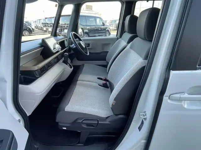 ホンダ Ｎ ＢＯＸ 道央・札幌 2023(令5)年 2.4万km プラチナホワイトパール ４WD/純正ディーラーOPナビ/AM/FM/BT/フルセグ/衝突被害軽減ブレーキ/横滑り防止装置/アダプティブクルーズコントロール/レーンキープアシスト/パーキングアシスト/パーキングセンサー/バックカメラ/ビルトインETC/ドライブレコーダー/ECONモード/両側パワースライドドア/前席シートヒーター/ステアリングリモコン/電動パーキング/ブレーキホールド/プッシュスタート/スマートキー/LEDヘッドライト/オートライト/オートハイビーム/ヘッドライトレベライザー/電動格納ミラー/ヒーテッドドアミラー/ウィンカーミラー/フロアマット/レンタカー登録