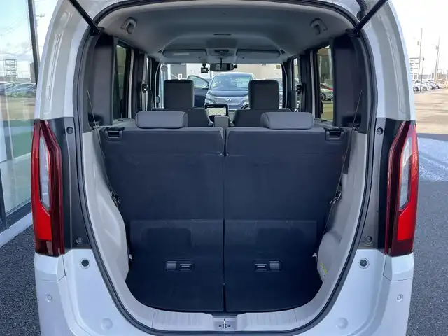 ホンダ Ｎ ＢＯＸ 道央・札幌 2023(令5)年 2.4万km プラチナホワイトパール ４WD/純正ディーラーOPナビ/AM/FM/BT/フルセグ/衝突被害軽減ブレーキ/横滑り防止装置/アダプティブクルーズコントロール/レーンキープアシスト/パーキングアシスト/パーキングセンサー/バックカメラ/ビルトインETC/ドライブレコーダー/ECONモード/両側パワースライドドア/前席シートヒーター/ステアリングリモコン/電動パーキング/ブレーキホールド/プッシュスタート/スマートキー/LEDヘッドライト/オートライト/オートハイビーム/ヘッドライトレベライザー/電動格納ミラー/ヒーテッドドアミラー/ウィンカーミラー/フロアマット/レンタカー登録