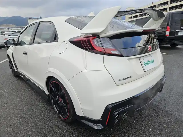 ホンダ シビック タイプR 静岡県 2016(平28)年 3.8万km チャンピオンシップホワイト 6MT車/純正ナビ/フルセグTV/バックカメラ/クルーズコントロール/LEDヘッドランプ/オートライト/オートエアコン/革巻きステアリング/ステアリングスイッチ/ロゴ入りスエード/メッシュコンビシート/純正19インチアルミホイール/Brembo製レッドキャリパー/スマートキー/プッシュエンジンスタート/禁煙車
