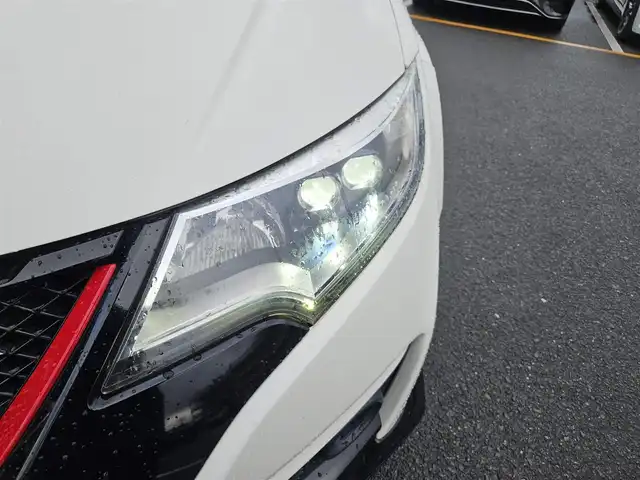 ホンダ シビック タイプR 静岡県 2016(平28)年 3.8万km チャンピオンシップホワイト 6MT車/純正ナビ/フルセグTV/バックカメラ/クルーズコントロール/LEDヘッドランプ/オートライト/オートエアコン/革巻きステアリング/ステアリングスイッチ/ロゴ入りスエード/メッシュコンビシート/純正19インチアルミホイール/Brembo製レッドキャリパー/スマートキー/プッシュエンジンスタート/禁煙車