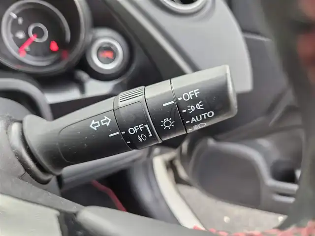 ホンダ シビック タイプR 静岡県 2016(平28)年 3.8万km チャンピオンシップホワイト 6MT車/純正ナビ/フルセグTV/バックカメラ/クルーズコントロール/LEDヘッドランプ/オートライト/オートエアコン/革巻きステアリング/ステアリングスイッチ/ロゴ入りスエード/メッシュコンビシート/純正19インチアルミホイール/Brembo製レッドキャリパー/スマートキー/プッシュエンジンスタート/禁煙車