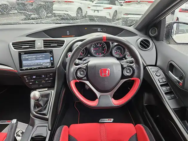 ホンダ シビック タイプR 静岡県 2016(平28)年 3.8万km チャンピオンシップホワイト 6MT車/純正ナビ/フルセグTV/バックカメラ/クルーズコントロール/LEDヘッドランプ/オートライト/オートエアコン/革巻きステアリング/ステアリングスイッチ/ロゴ入りスエード/メッシュコンビシート/純正19インチアルミホイール/Brembo製レッドキャリパー/スマートキー/プッシュエンジンスタート/禁煙車