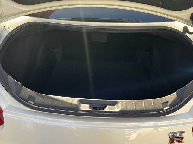 日産 ＧＴ－Ｒ プレミアムエディション 宮崎県 2020(令2)年 2.5万km ブリリアントホワイトパール SDナビ Bluetooth バックカメラ USB入力端子 BOSEサウンド クルーズコントロール 前方ドライブレコーダー 前方シートヒーター LEDライト 前席パワーシート 前後コーナーセンサー 電動格納ミラー