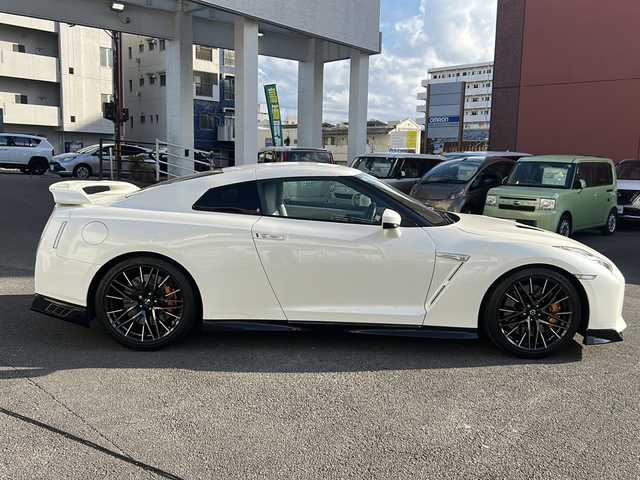日産 ＧＴ－Ｒ プレミアムエディション 宮崎県 2020(令2)年 2.5万km ブリリアントホワイトパール SDナビ Bluetooth バックカメラ USB入力端子 BOSEサウンド クルーズコントロール 前方ドライブレコーダー 前方シートヒーター LEDライト 前席パワーシート 前後コーナーセンサー 電動格納ミラー