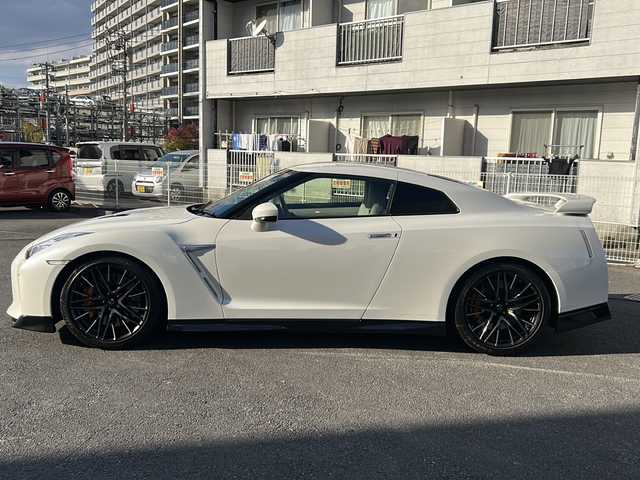 日産 ＧＴ－Ｒ プレミアムエディション 宮崎県 2020(令2)年 2.5万km ブリリアントホワイトパール SDナビ Bluetooth バックカメラ USB入力端子 BOSEサウンド クルーズコントロール 前方ドライブレコーダー 前方シートヒーター LEDライト 前席パワーシート 前後コーナーセンサー 電動格納ミラー