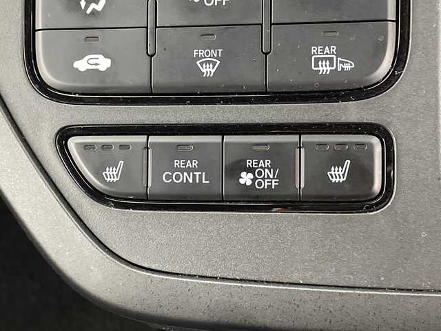 ホンダ ステップワゴン スパーダ eHEV 群馬県 2024(令6)年 5.1万km プラチナホワイトパール 純正１１．４型ナビ　バックカメラ　ＥＴＣ　両側電動スライドドア　ハーフレザーシート　シートヒーター　衝突被害軽減ブレーキ　レーンアシスト　クリアランスソナー　ＬＥＤ　電動リアゲート　WAC　禁煙