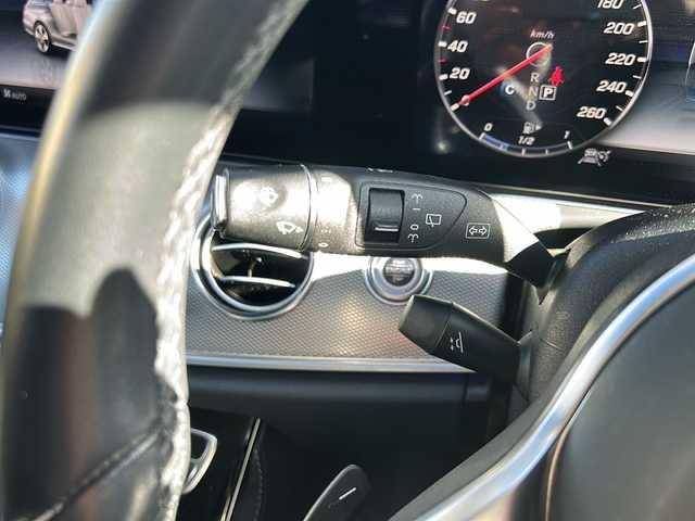 メルセデス・ベンツ Ｅ２２０ｄ ステーションワゴンアバンギャルド 愛知県 2019(平31)年 5.4万km パール 禁煙車/ワンオーナー/純正メモリナビ/　BT/フルセグTV/AM/FM/USB/Apple Car Play/前席パワーシート/前席シートヒーター/ポジションメモリシート/純正前方ドライブレコーダー/バック・全方位カメラ/追従機能付きクルーズコントロール/ステアリングアシスト/レーンキープアシスト/前後クリアランスソナー/本革巻きステアリング/パドルシフト/ステアリングスイッチ/USB入力端子/パワーバックドア/ルーフレール/オートライト/LEDヘッドライト/純正フロアマット/純正17インチAW/W＋サイドエアバッグ/取説/保証書/スペアキー