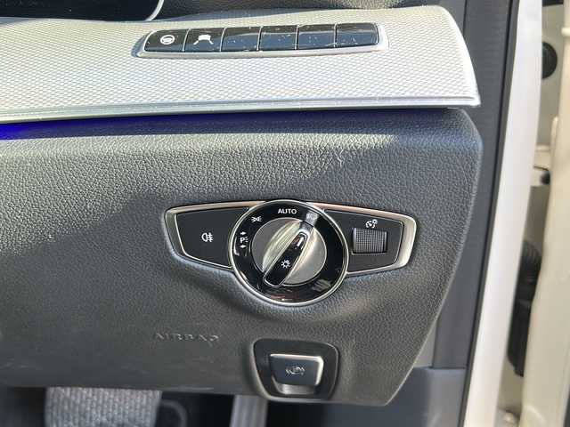 メルセデス・ベンツ Ｅ２２０ｄ ステーションワゴンアバンギャルド 愛知県 2019(平31)年 5.4万km パール 禁煙車/ワンオーナー/純正メモリナビ/　BT/フルセグTV/AM/FM/USB/Apple Car Play/前席パワーシート/前席シートヒーター/ポジションメモリシート/純正前方ドライブレコーダー/バック・全方位カメラ/追従機能付きクルーズコントロール/ステアリングアシスト/レーンキープアシスト/前後クリアランスソナー/本革巻きステアリング/パドルシフト/ステアリングスイッチ/USB入力端子/パワーバックドア/ルーフレール/オートライト/LEDヘッドライト/純正フロアマット/純正17インチAW/W＋サイドエアバッグ/取説/保証書/スペアキー