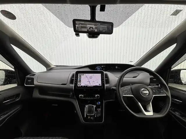 日産 セレナ e－パワー ハイウェイスター V 滋賀県 2021(令3)年 7.6万km アズライトブルー 純正10インチナビ/・FM/AM/・CD/DVD/Blu-ray/・SD/MusicStocker/・Bluetooth/・フルセグTV/アラウンドビューモニター/ステアリングスイッチ/革巻きステアリング/前後ドライブレコーダー/ETC/プロパイロット/エマージェンシーブレーキ/車線逸脱警報/車線逸脱防止支援/後側方車両検知警報/後側方衝突防止支援/クロストラフィックアラート/クリアランスソナー/移動物検知/ふらつき検知/オートハイビーム/デジタルインナーミラー/ハンズフリーパワースライドドア/リアロールサンシェード/オートマチックヘッドライト/LEDヘッドライト/フォグランプ/電動格納ミラー