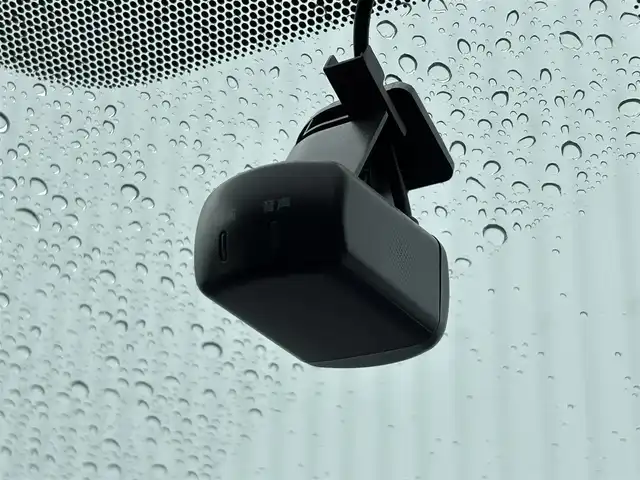 日産 セレナ e－パワー ハイウェイスター V 滋賀県 2021(令3)年 7.6万km アズライトブルー 純正10インチナビ/・FM/AM/・CD/DVD/Blu-ray/・SD/MusicStocker/・Bluetooth/・フルセグTV/アラウンドビューモニター/ステアリングスイッチ/革巻きステアリング/前後ドライブレコーダー/ETC/プロパイロット/エマージェンシーブレーキ/車線逸脱警報/車線逸脱防止支援/後側方車両検知警報/後側方衝突防止支援/クロストラフィックアラート/クリアランスソナー/移動物検知/ふらつき検知/オートハイビーム/デジタルインナーミラー/ハンズフリーパワースライドドア/リアロールサンシェード/オートマチックヘッドライト/LEDヘッドライト/フォグランプ/電動格納ミラー