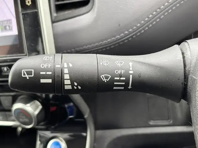 日産 セレナ e－パワー ハイウェイスター V 滋賀県 2021(令3)年 7.6万km アズライトブルー 純正10インチナビ/・FM/AM/・CD/DVD/Blu-ray/・SD/MusicStocker/・Bluetooth/・フルセグTV/アラウンドビューモニター/ステアリングスイッチ/革巻きステアリング/前後ドライブレコーダー/ETC/プロパイロット/エマージェンシーブレーキ/車線逸脱警報/車線逸脱防止支援/後側方車両検知警報/後側方衝突防止支援/クロストラフィックアラート/クリアランスソナー/移動物検知/ふらつき検知/オートハイビーム/デジタルインナーミラー/ハンズフリーパワースライドドア/リアロールサンシェード/オートマチックヘッドライト/LEDヘッドライト/フォグランプ/電動格納ミラー