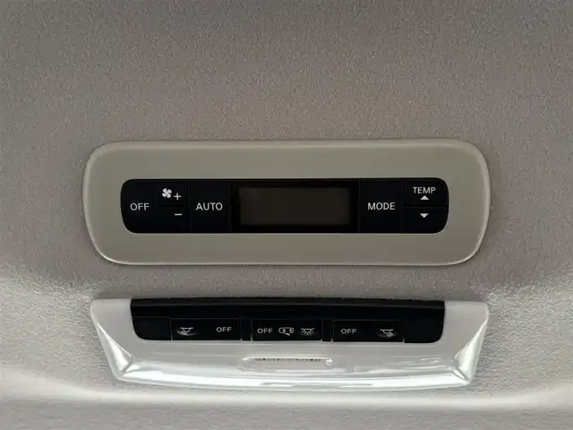 日産 セレナ e－パワー ハイウェイスター V 滋賀県 2021(令3)年 7.6万km アズライトブルー 純正10インチナビ/・FM/AM/・CD/DVD/Blu-ray/・SD/MusicStocker/・Bluetooth/・フルセグTV/アラウンドビューモニター/ステアリングスイッチ/革巻きステアリング/前後ドライブレコーダー/ETC/プロパイロット/エマージェンシーブレーキ/車線逸脱警報/車線逸脱防止支援/後側方車両検知警報/後側方衝突防止支援/クロストラフィックアラート/クリアランスソナー/移動物検知/ふらつき検知/オートハイビーム/デジタルインナーミラー/ハンズフリーパワースライドドア/リアロールサンシェード/オートマチックヘッドライト/LEDヘッドライト/フォグランプ/電動格納ミラー