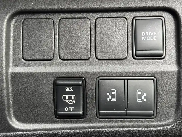 日産 セレナ e－パワー ハイウェイスター V 滋賀県 2021(令3)年 7.6万km アズライトブルー 純正10インチナビ/・FM/AM/・CD/DVD/Blu-ray/・SD/MusicStocker/・Bluetooth/・フルセグTV/アラウンドビューモニター/ステアリングスイッチ/革巻きステアリング/前後ドライブレコーダー/ETC/プロパイロット/エマージェンシーブレーキ/車線逸脱警報/車線逸脱防止支援/後側方車両検知警報/後側方衝突防止支援/クロストラフィックアラート/クリアランスソナー/移動物検知/ふらつき検知/オートハイビーム/デジタルインナーミラー/ハンズフリーパワースライドドア/リアロールサンシェード/オートマチックヘッドライト/LEDヘッドライト/フォグランプ/電動格納ミラー