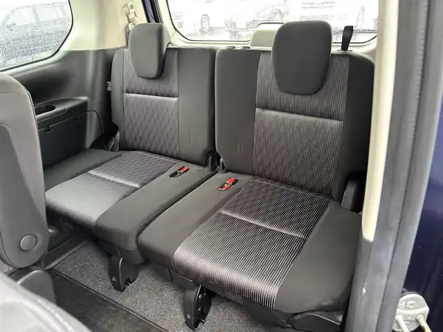 日産 セレナ e－パワー ハイウェイスター V 滋賀県 2021(令3)年 7.6万km アズライトブルー 純正10インチナビ/・FM/AM/・CD/DVD/Blu-ray/・SD/MusicStocker/・Bluetooth/・フルセグTV/アラウンドビューモニター/ステアリングスイッチ/革巻きステアリング/前後ドライブレコーダー/ETC/プロパイロット/エマージェンシーブレーキ/車線逸脱警報/車線逸脱防止支援/後側方車両検知警報/後側方衝突防止支援/クロストラフィックアラート/クリアランスソナー/移動物検知/ふらつき検知/オートハイビーム/デジタルインナーミラー/ハンズフリーパワースライドドア/リアロールサンシェード/オートマチックヘッドライト/LEDヘッドライト/フォグランプ/電動格納ミラー