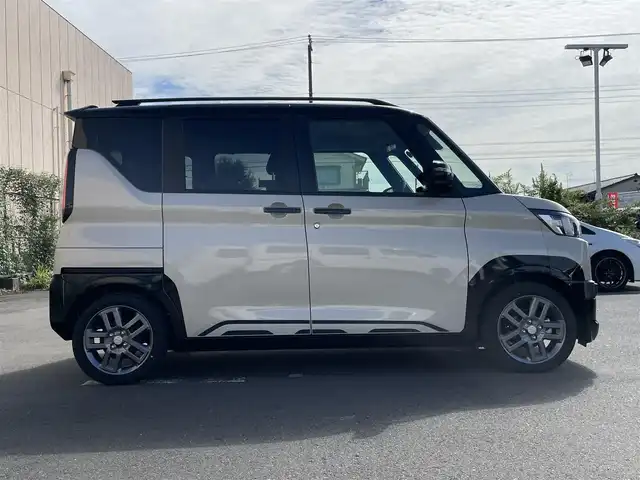 三菱 デリカミニ T プレミアム 東京都 2025(令7)年 0.1千km アイボリーⅡ 登録未使用車/三菱e-Assist/9型ディスプレイオーディオ/Apple CarPlay　Android Auto Bluetooth/・衝突被害軽減ブレーキシステム（歩行者検知付き）/・踏み間違い衝突防止アシスト/・標識認識システム/・先行車発進通知/・車線逸脱警報システム&車線逸脱防止支援機能/・ふらつき警報/・前方衝突予測警報/マイプロパイロット/両側パワースライドドア/ハンズフリーオートスライドドア/全方位カメラ/デジタルインナーミラー/レーダークルーズコントロール/LEDオートライト/前席シートヒーター/純正15インチアルミホイール/ルーフレール/パドルシフト/プッシュスタート/ビルトインETC