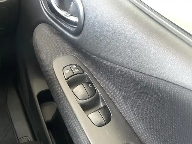 日産 セレナ ハイウェイS G Sハイブリッド 茨城県 2013(平25)年 8.8万km ブリリアントホワイトパール (株)IDOMが運営する【じしゃロン水戸店】の自社ローン専用車両になりますこちらは現金またはオートローンご利用時の価格です。自社ローンご希望の方は別途その旨お申付け下さい/純正SDナビ/-CD DVD フルセグTV　BT-/バックカメラ/両側パワースライドドア/ETC/HIDヘッドランプ/クルーズコントロール