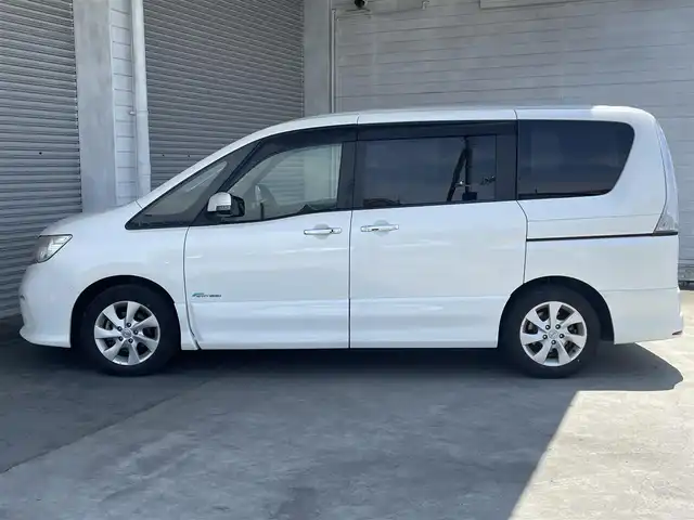 日産 セレナ ハイウェイS G Sハイブリッド 茨城県 2013(平25)年 8.8万km ブリリアントホワイトパール (株)IDOMが運営する【じしゃロン水戸店】の自社ローン専用車両になりますこちらは現金またはオートローンご利用時の価格です。自社ローンご希望の方は別途その旨お申付け下さい/純正SDナビ/-CD DVD フルセグTV　BT-/バックカメラ/両側パワースライドドア/ETC/HIDヘッドランプ/クルーズコントロール