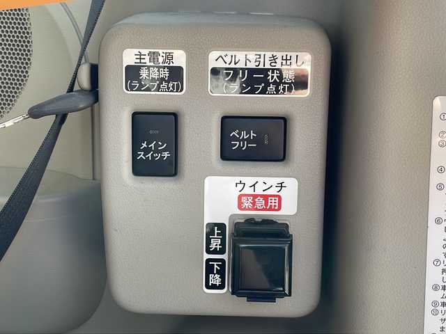 ダイハツ タント スローパー リアシート付き仕様 道北・旭川 2018(平30)年 2.2万km コットンアイボリー 純正オーディオ/純正フロアマット/純正ドアバイザー/横滑り防止機能/アイドリングストップ/スチール夏タイヤ積み込み有/冬スパイクタイヤ積み込み有/前方ドライブレコーダー有/車いす用スロープ有