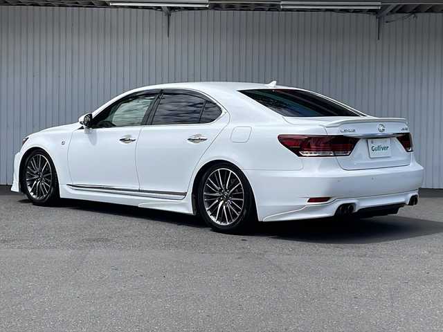 レクサス ＬＳ 460 Fスポーツ 長野県 2012(平24)年 6.9万km ホワイトノーヴァガラスフレーク レザーシート/マークレビンソン/純正HDDナビ/・CD/Bluetooth/HDD/フルセグ/バックカメラ/ETC/デジタルインナーミラー/前後ドライブレコーダー/エアサスコントローラー(ASR681)/クルーズコントロール/ハンドルヒーター/シートヒーター/エアシート/パワーシート/純正19インチAW/純正フロアマット/前後コーナーセンサー/LEDオートライト/プッシュスタート/スマートキー/取扱説明書