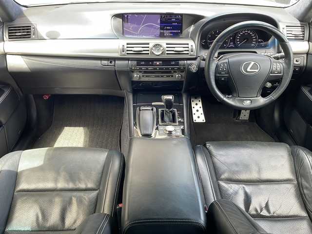 レクサス ＬＳ 460 Fスポーツ 長野県 2012(平24)年 6.9万km ホワイトノーヴァガラスフレーク レザーシート/マークレビンソン/純正HDDナビ/・CD/Bluetooth/HDD/フルセグ/バックカメラ/ETC/デジタルインナーミラー/前後ドライブレコーダー/エアサスコントローラー(ASR681)/クルーズコントロール/ハンドルヒーター/シートヒーター/エアシート/パワーシート/純正19インチAW/純正フロアマット/前後コーナーセンサー/LEDオートライト/プッシュスタート/スマートキー/取扱説明書