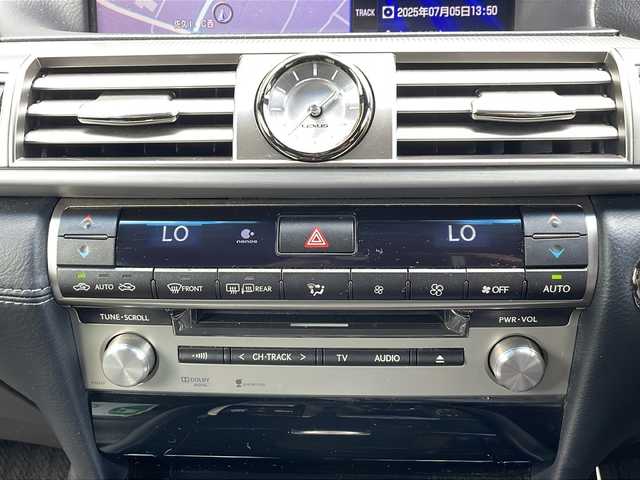 レクサス ＬＳ 460 Fスポーツ 長野県 2012(平24)年 6.9万km ホワイトノーヴァガラスフレーク レザーシート/マークレビンソン/純正HDDナビ/・CD/Bluetooth/HDD/フルセグ/バックカメラ/ETC/デジタルインナーミラー/前後ドライブレコーダー/エアサスコントローラー(ASR681)/クルーズコントロール/ハンドルヒーター/シートヒーター/エアシート/パワーシート/純正19インチAW/純正フロアマット/前後コーナーセンサー/LEDオートライト/プッシュスタート/スマートキー/取扱説明書