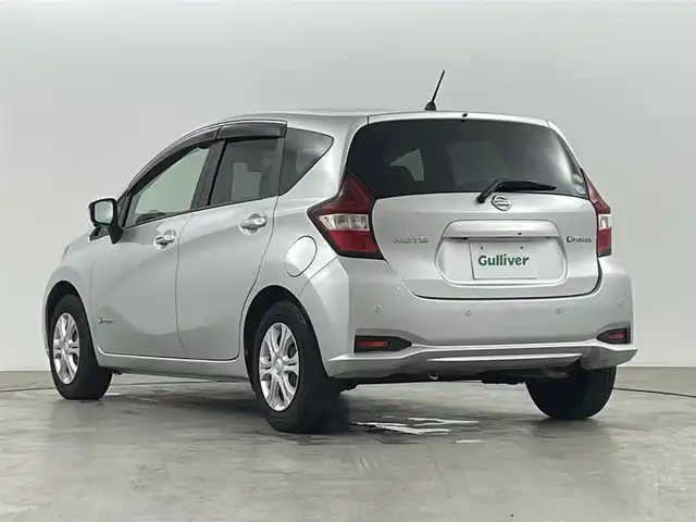 日産 ノート e－パワー X 福島県 2018(平30)年 0.8万km ブリリアントシルバー エマージェンシーブレーキ/・レーンキープアシスト/純正ナビ/・型番：MM317D-W/・フルセグTV/Bluetooth/CD/DVD/・アラウンドビューモニター/・ドライブレコーダー/デジタルインナーミラー/アイドリングストップ/コーナーセンサー/ステアリングリモコン/プッシュスタート/・スマートキー/LEDヘッドライト/・オートライト/純正フロアマット/ドアバイザー