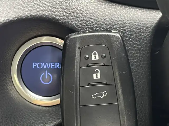 トヨタ カローラ クロス ハイブリッド Z 茨城県 2022(令4)年 3万km プラチナホワイトパールマイカ 純正DA/ナビキット/バックカメラ/フルセグ/衝突被害軽減ブレーキ/車線逸脱抑制装置/レーダークルーズコントロール/オートマチックハイビーム/クリアランスソナー/BSM/ETC/ドラレコ/シートヒーター/純正18インチAW/LEDヘッドライト/スマートキー