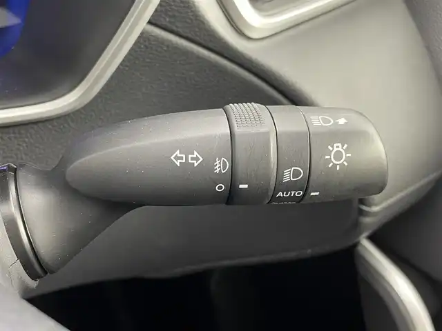 トヨタ カローラ クロス ハイブリッド Z 茨城県 2022(令4)年 3万km プラチナホワイトパールマイカ 純正DA/ナビキット/バックカメラ/フルセグ/衝突被害軽減ブレーキ/車線逸脱抑制装置/レーダークルーズコントロール/オートマチックハイビーム/クリアランスソナー/BSM/ETC/ドラレコ/シートヒーター/純正18インチAW/LEDヘッドライト/スマートキー