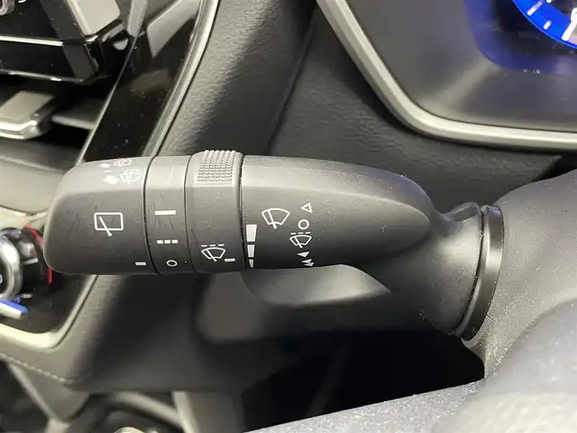 トヨタ カローラ クロス ハイブリッド Z 茨城県 2022(令4)年 3万km プラチナホワイトパールマイカ 純正DA/ナビキット/バックカメラ/フルセグ/衝突被害軽減ブレーキ/車線逸脱抑制装置/レーダークルーズコントロール/オートマチックハイビーム/クリアランスソナー/BSM/ETC/ドラレコ/シートヒーター/純正18インチAW/LEDヘッドライト/スマートキー