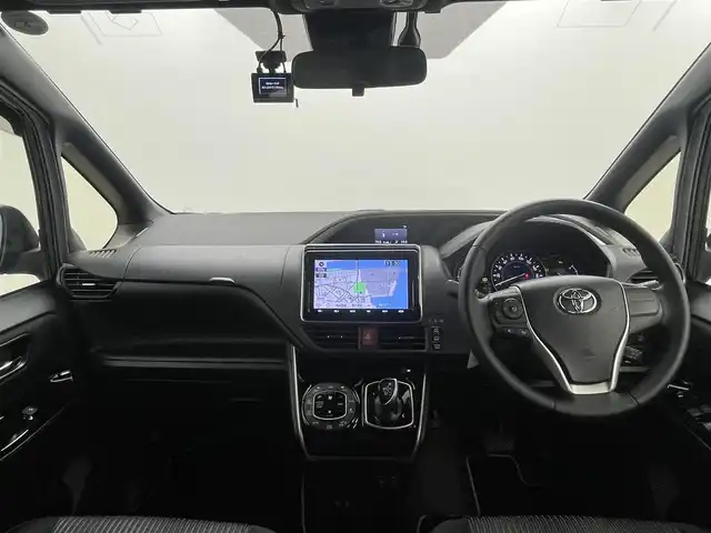 トヨタ ヴォクシー ハイブリッド ZS 煌Ⅱ 岡山県 2020(令2)年 4.9万km ブラッキッシュアゲハガラスフレーク 純正9インチナビ　/(Ｂｌｕｅｔｏｏｔｈ/フルセグＴＶ/CD/DVD)/衝突軽減ブレーキシステム/クルーズコントロール/オートハイビーム/ビルトインＥＴＣ/ＬＥＤヘッドライト/シートヒーター/前後ドライブレコーダー/バックカメラ/両側電動スライドドア/オートライト/フォグランプ/純正フロアマット/スマートキー×2/新車保証書/取扱説明書