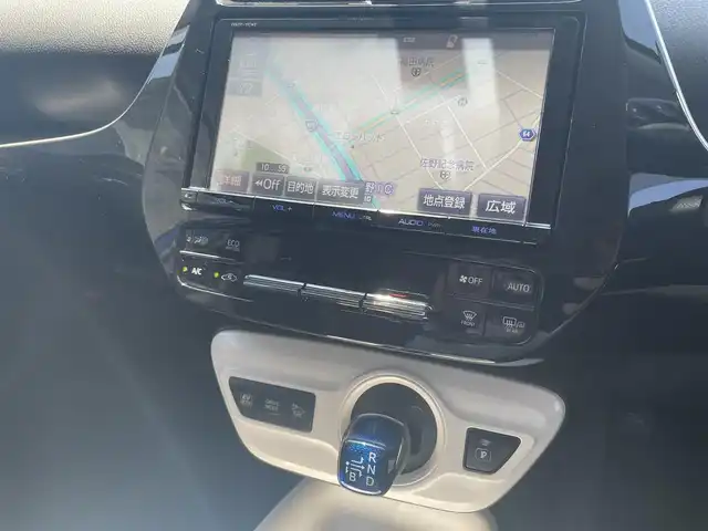 トヨタ プリウス A 大阪府 2015(平27)年 5万km ダークブルーマイカM F/S/Rエアロ/純正９インチナビ(DSZT-YC4T)/BT/CD/SD/フルセグTV/バックカメラ/パーキングアシスト/ドライブレコーダー(DC-DR510)/ヘッドアップディスプレイ/追従機能付きクルーズコントロール/レーンキープアシスト/ブラインドスポットモニター/前後コーナーセンサー/LEDヘッドライト/フロントフォグ/オートハイビーム/社外コンビハンドル(木×黒革)/スペアキー/ETC