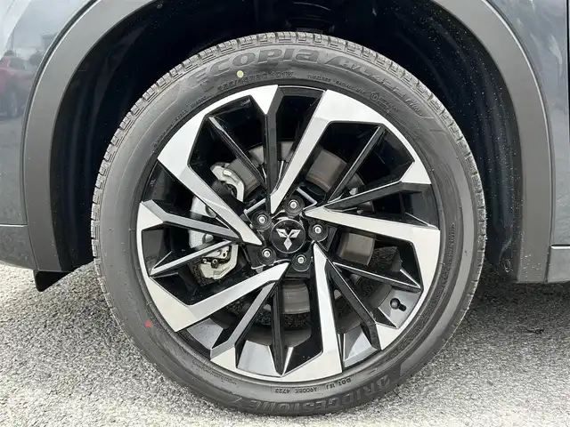 三菱 アウトランダー ＰＨＥＶ P 茨城県 2023(令5)年 0.1万km グラファイトグレーメタリック/ブラックマイカ BOSEサウンド/メーカーOP純正ナビ/・フルセグTV/・Bluetooth接続/・IPad/AppleCarPayプレイヤー接続/360度全方位カメラ/本革・ハーフレザーシート/レーダークルーズコントロール/ハンドルヒーター/全席シートヒーター/100V電源/USB入力端子/純正アルミホイール/ドライビングポジション/4WD/LEDオートライト/コーナーセンサー/パーキングアシスト/ステアリングスイッチ/電動リアゲート