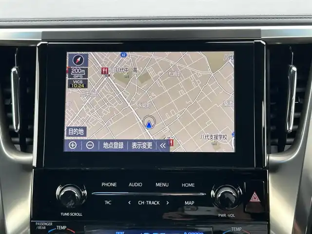 トヨタ アルファード S タイプゴールドⅡ 熊本県 2021(令3)年 2.1万km ホワイトパールクリスタルシャイン 純正ディスプレイオーディオ/・ナビキット/・フルセグTV/・AM/FM/USB/Bluetooth/・Miracast/・T-Connect/Smart DeviceLink/トヨタセーフティーセンス/・レーントレーシングアシスト/・クリアランスソナー/・パーキングサポートブレーキ/・プリクラッシュセーフティー/・ブラインドスポットモニター/・リアクロストラフィックアラート/・ロードサインアシスト/ビルトインETC2.0/ドライブレコーダー（前方）/ツインムーンルーフ/純正後席モニター/オットマン/ボタン式サイドブレーキ/ホールドブレーキ/デジタルインナーミラー/ステアリングスイッチ/革巻きステアリング/ウィンカーミラー/電動格納ミラー/ナノイー/MODELLISTAエアロパーツ/テレビキャンセラー/PWR DOOR OFFスイッチ/フォグランプ/ECOモード/純正フロアマット