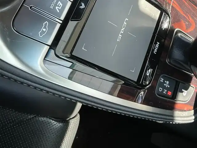 レクサス ＬＳ 500h エグゼクティブ 青森県 2018(平30)年 14.2万km グレー ワンオーナー/４WD/純正ナビ/フルセグTV/ムーンルーフ/デジタルインナーミラー/パノラミックビュー/パワーシート/メモリプリセット/Lexus Safety System/積載夏タイヤAW付き
