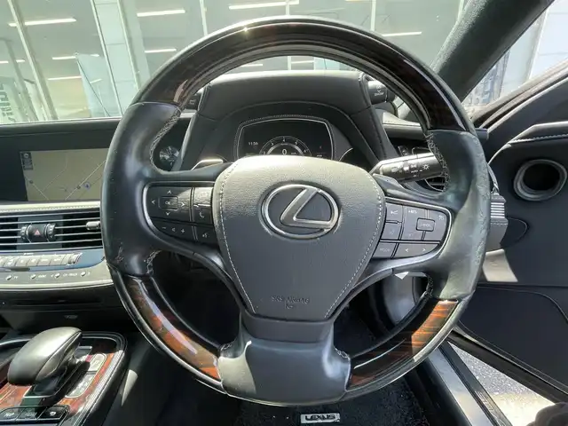 レクサス ＬＳ 500h エグゼクティブ 青森県 2018(平30)年 14.2万km グレー ワンオーナー/４WD/純正ナビ/フルセグTV/ムーンルーフ/デジタルインナーミラー/パノラミックビュー/パワーシート/メモリプリセット/Lexus Safety System/積載夏タイヤAW付き