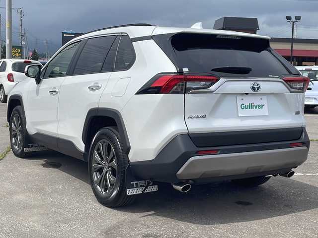 トヨタ ＲＡＶ４ ハイブリッドG 道南・函館 2023(令5)年 1.6万km プラチナホワイトパールマイカ ・純正メモリナビ(BT)/・フルセグＴＶ/・全方位カメラ/・クルーズコントロール/・衝突軽減ブレーキ/・レーンキープアシスト/・オートハイビーム/・ブラインドスポットモニター/・前後コーナーセンサー/・前席シートヒーター/・前席エアシート/・運転席パワーシート/・ワイパーデアイサー/・ステアリングヒーター/・デジタルインナーミラー/・スマートキー/・スペアキー/・純正フロアマット/・ETC