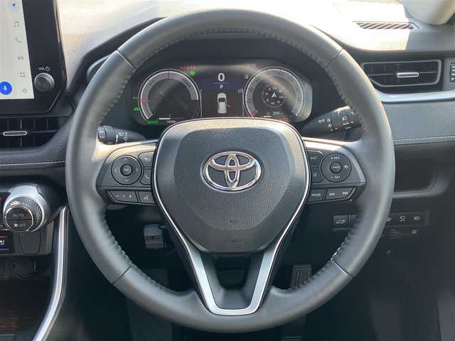 トヨタ ＲＡＶ４ ハイブリッドG 道南・函館 2023(令5)年 1.6万km プラチナホワイトパールマイカ ・純正メモリナビ(BT)/・フルセグＴＶ/・全方位カメラ/・クルーズコントロール/・衝突軽減ブレーキ/・レーンキープアシスト/・オートハイビーム/・ブラインドスポットモニター/・前後コーナーセンサー/・前席シートヒーター/・前席エアシート/・運転席パワーシート/・ワイパーデアイサー/・ステアリングヒーター/・デジタルインナーミラー/・スマートキー/・スペアキー/・純正フロアマット/・ETC